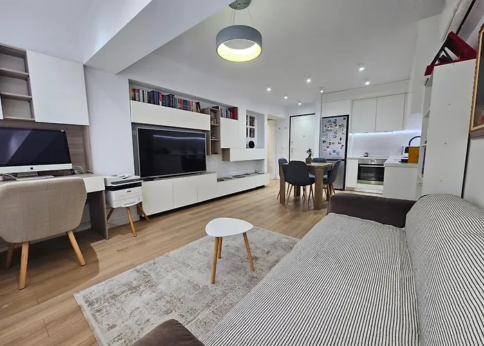 Center - Cozy And Comfort Apartment Tirana